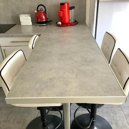 Studio La Capitane Au Port Apartment *